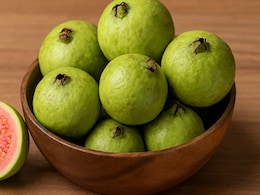 Should You Have Guava With The Peel Or Without It? Expert Reveals