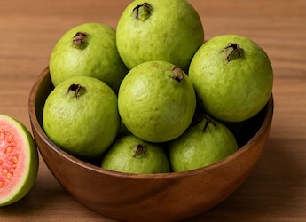 Should You Have Guava With The Peel Or Without It? Expert Reveals