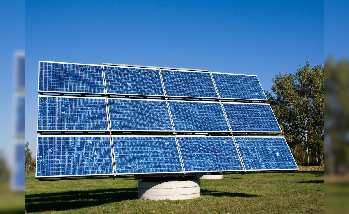 Solar Push Helps Pakistan Temper Gulf Energy Shock