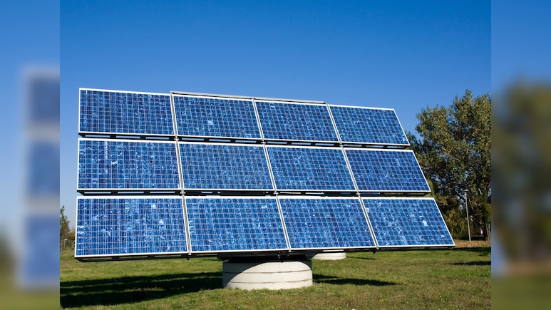 Solar Push Helps Pakistan Temper Gulf Energy Shock