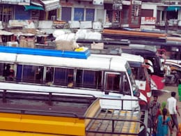 छतरपुर बस अड्डे पर ठंड से ऐंठ गया मुसाफिर, अस्पताल में हुई मौत, दो घंटे तक सड़क पर लावारिश पड़ा था मृतक