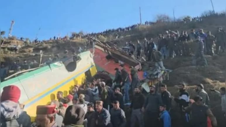 हिमाचल प्रदेश में बड़ा सड़क हादसा, सिरमौर में खाई में गिरी बस, 12 की मौत