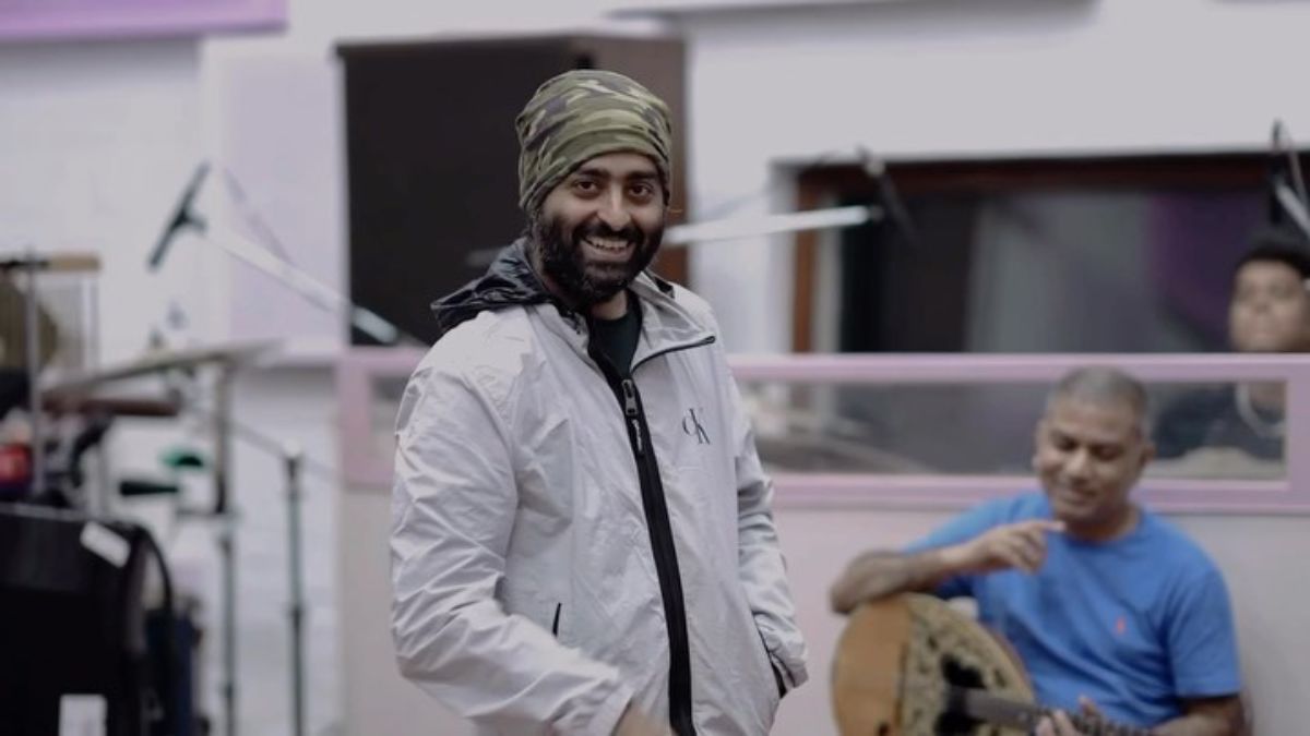 Old Video Of Arijit Singh's Reply About 'Leaving Fans' Goes Viral After Quitting Playback Singing