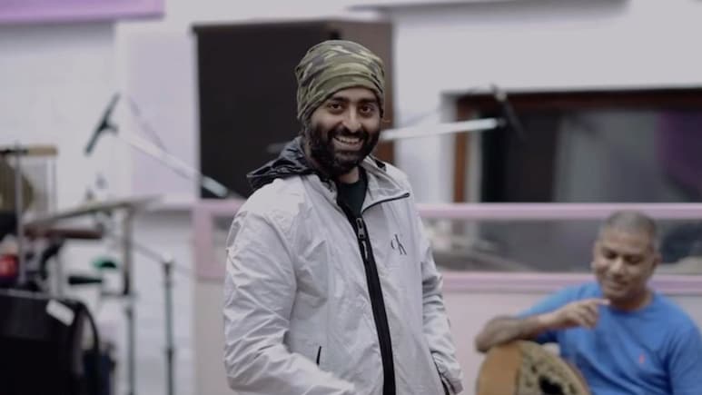 Arijit Singh Net Worth: अरिजीत सिंह की कितनी है नेटवर्थ? अरबों के हैं मालिक फिर गांव में जीते हैं सादगी भरी जिंदगी
