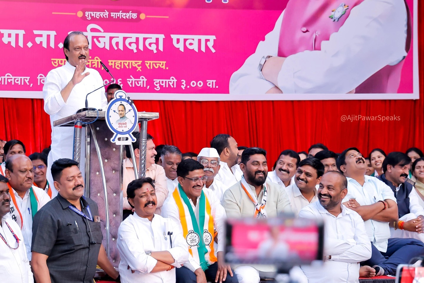 शरद पवार की छाया से निकलकर कैसे महाराष्ट्र की राजनीति के दादा बने थे अजित?