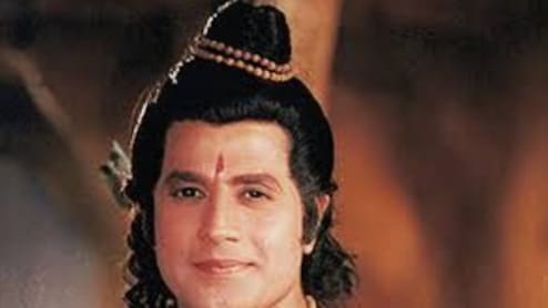 दूरदर्शन की रामायण के श्रीराम अरुण गोविल एक दिन में पी जाते थे कई सिगरेट, फैन ने डांटकर कहा था- हम आपको भगवान समझते हैं और आप...