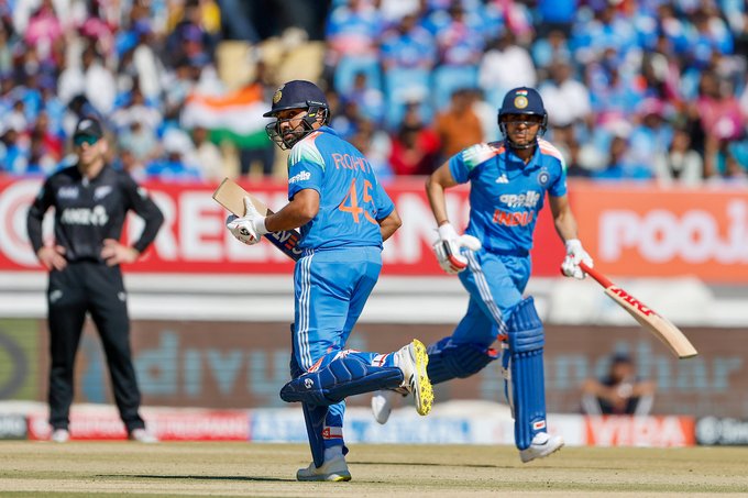 India vs New Zealand LIVE Score, 2nd ODI: रोहित शर्मा 24 रन बनाकर आउट, भारत को लगा पहला झटका