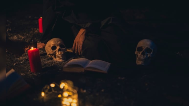 Jaipur News: श्मशान में 15 साल की बच्ची की चिता पर कर रहे थे तंत्र-मंत्र,&nbsp;यूट्यूब से सीखे टोने-टोटके; पुलिस ने पकड़ा&nbsp;