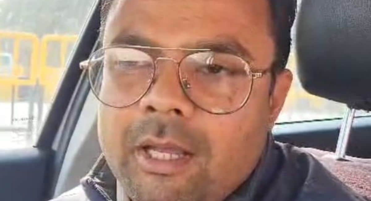 डॉ. दिव्येंदु सेन. 