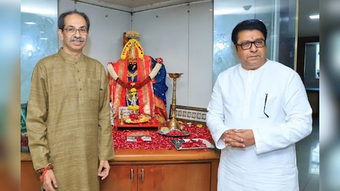 'ये महाराष्ट्र को यूपी-बिहार बना रहे हैं...'; ठाकरे ब्रदर्स ने शिवसेना भवन में जारी किया वचन नामा, किए ये वादें