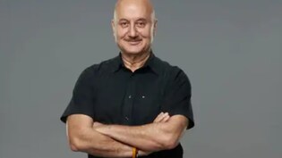 अनुपम खेर ने सेट पर नाती के साथ शेयर की वीडियो, लिखा- जीवन एक पूरा चक्कर है