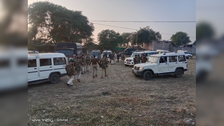 BJP विधायक के गांव में पुलिस पर हमला, ग्रामीणों ने दौड़ा-दौड़ाकर पीटा, थाना प्रभारी के खिलाफ SP ने लिया एक्शन