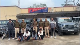 सड़क पर थार रोककर मना रहे थे जन्मदिन, मित्रपुरा पुलिस ने हवालात पहुंचाकर दी 'बधाई'; 7 वाहन जब्त