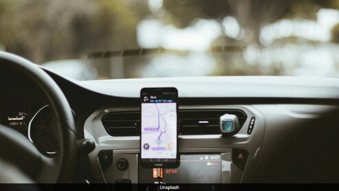 Honest Uber Driver Returns Passenger's Wallet Without Being Asked, Wins Hearts