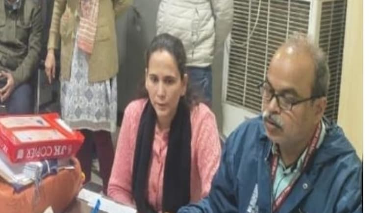 एमपी में यहां पट्टा और पीएम आवास के नाम पर चल रही थी घूसखोरी, EOW ने CMO को रंगे हाथों पकड़ा