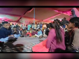 कलेक्टर ने खास अंदाज में &nbsp;New Year का किया स्वागत, आधीरात तक गांव में चौपाल लगाई, जमीन पर बैठ सुनीं समस्याएं&nbsp;