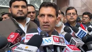 विधायकों के साथ निर्वाचन आयोग पहुंचे जीतू पटवारी, पूछा- 3 दिन में 11 लाख नाम कैसे बढ़े