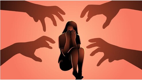 Badlapur Crime : बदलापूर पुन्हा हादरलं! बस चालकाने मिनी बसमध्ये केला चिमुकलीवर अत्याचार