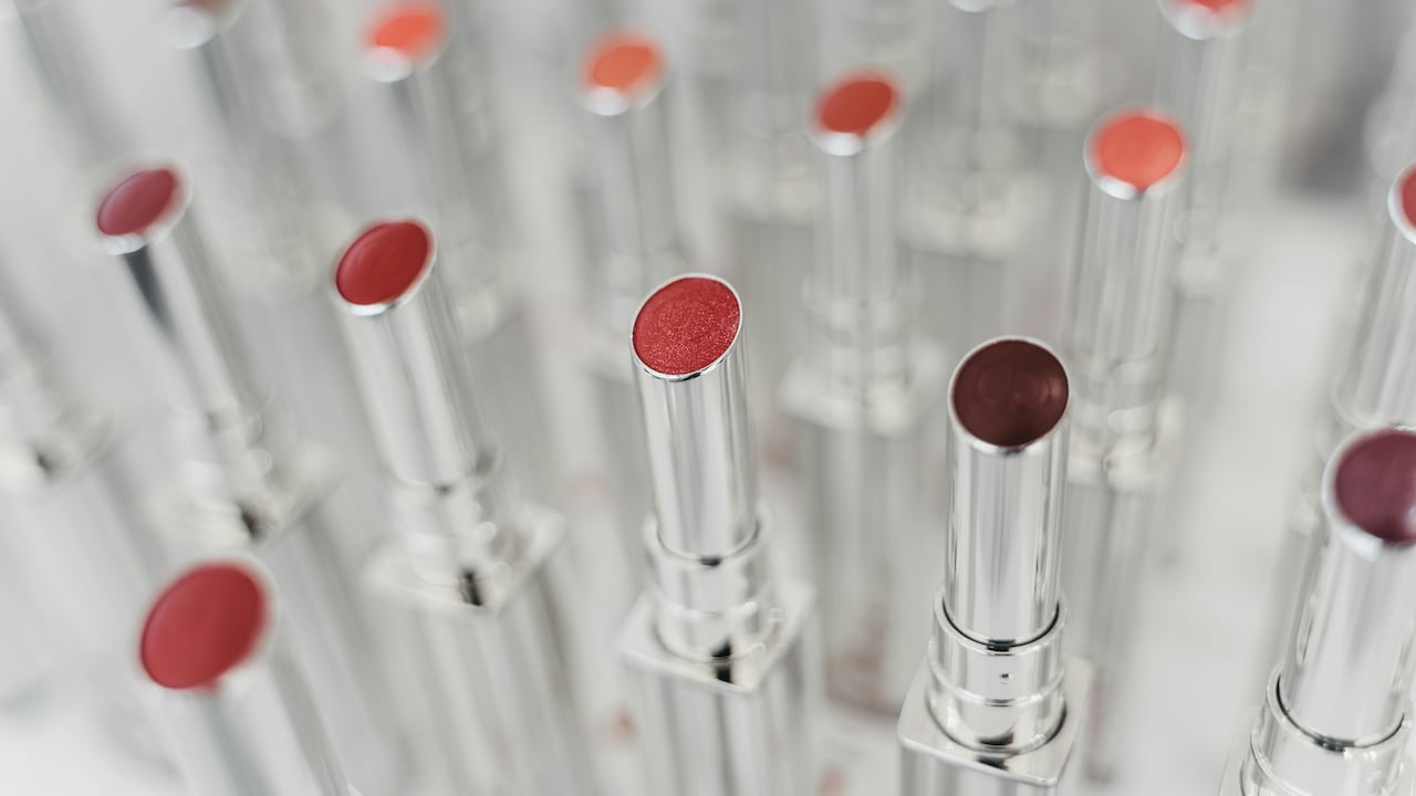 How To Pick Hydrating Lipsticks That Keep Your Lips Soft All Day