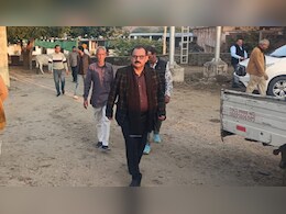 एक कलेक्टर की पहल- इस महीने गरीबों को हक नहीं मिला तो मैं भी वेतन नहीं लूंगा