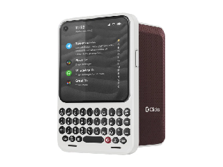BlackBerry जैसा फोन Clicks Communicator लॉन्च, मिलेंगे सिर्फ Gmail, WhatsApp जैसे काम के ऐप