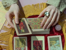 Fortune-Teller Arrested For Stealing Customer's iPhone To Prove 'Bad Luck' Prophecy