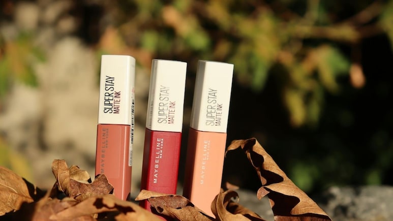 पाएं ग्लैमरस और ब्यूटीफुल लुक Maybelline के लॉन्ग लास्टिंग प्रोडक्ट्स के साथ बेहद कम प्राइस में