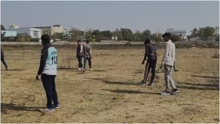 Gariaband Fingeshwar Stadium: भ्रष्टाचार की भेंट चढ़ा फिंगेश्वर का एकमात्र स्टेडियम, 50 लाख के काम में बड़ी धांधली&nbsp;