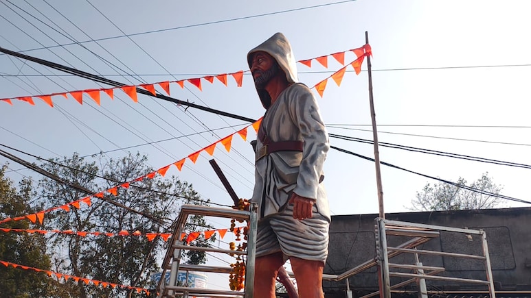 &lsquo;रॉबिन हुड ऑफ़ इंडिया&rsquo; का अपमान: बजट अष्टधातु का लगा दी फाइबर की मूर्ति, टंट्या मामा के नाम पर 'खेल'