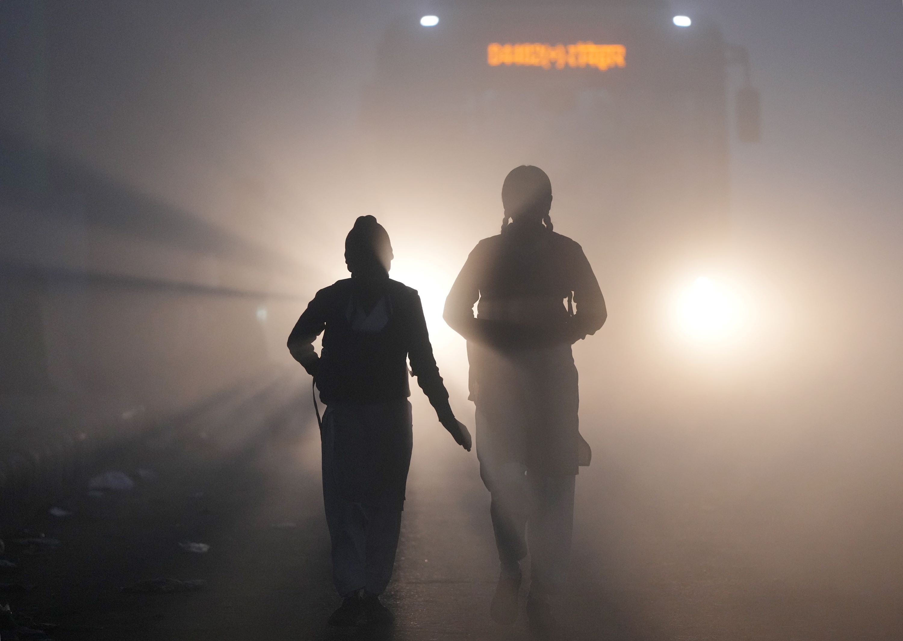 दिल्ली से लेकर यूपी, बिहार और पंजाब तक...कोहरे और शीतलहर के चलते कहां फिर बंद किए गए स्कूल, पूरी लिस्ट