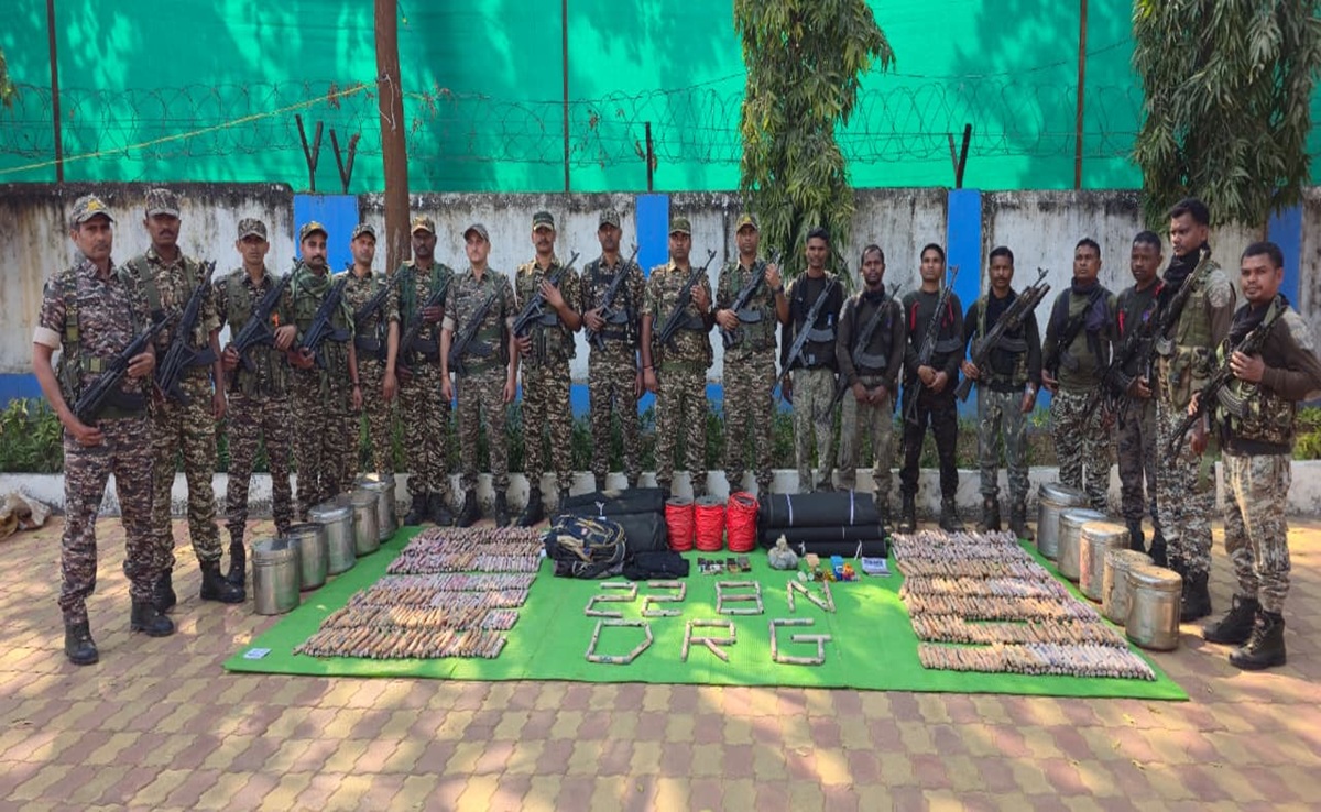 16 प्रेशर IED और भारी मात्रा में विस्फोटक सामग्री बरामद; बीजापुर में सुरक्षा बलों की बड़ी कार्रवाई