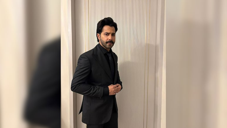 &lsquo;आपकी एक्टिंग पर सवाल उठा रहे हैं लोग&rsquo; कहने वाले यूजर को वरुण धवन का करारा जवाब