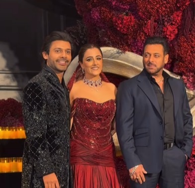 Salman Khan Steals Spotlight At Nupur Sanon-Stebin Ben's Mumbai Reception