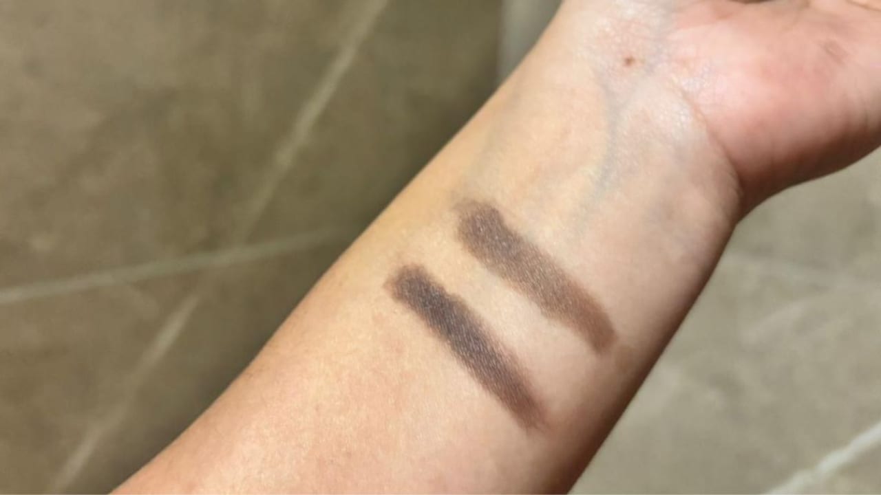 Stays intact through long office hours.