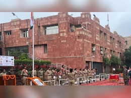 जेएनयू में बड़ी कार्रवाई: पुस्तकालय में तोड़फोड़ के आरोप में 5 छात्र दो सेमेस्टर के लिए निलंबित