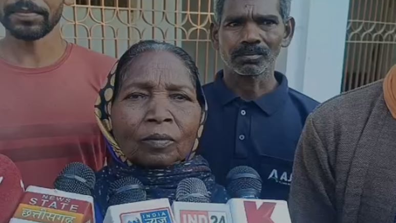 छत्तीसगढ़ राजस्&zwj;व व&zwj;िभाग का कारनामा: कागजों में मृत घोषित मह&zwj;िला सामने बोली-''मैं ज&zwj;िंदा हूं''
