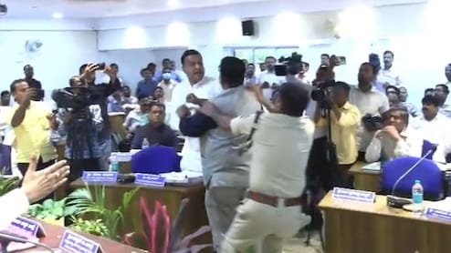 Political 'Punch Up' In Karnataka, Meeting Ends In Brawl Between Rivals