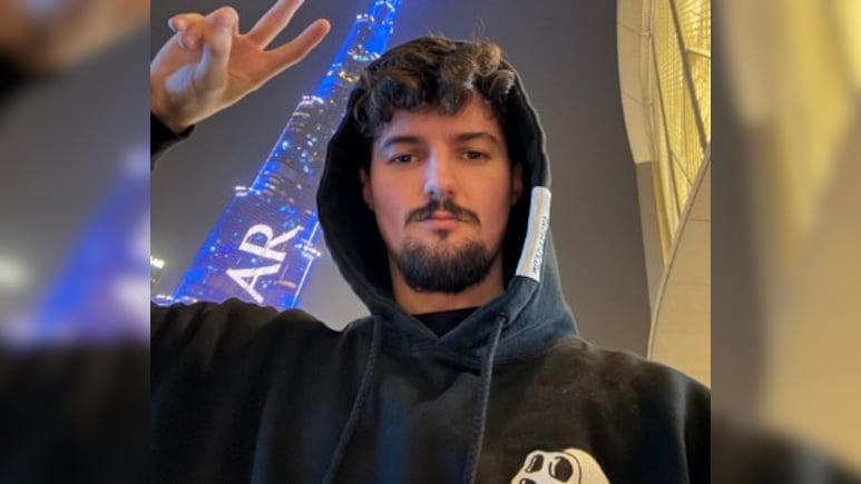 6 महीने दुबई में रहकर पगला गया ब्रिटिश युवक, बोला- मेरी जिंदगी का सबसे अच्छा फैसला