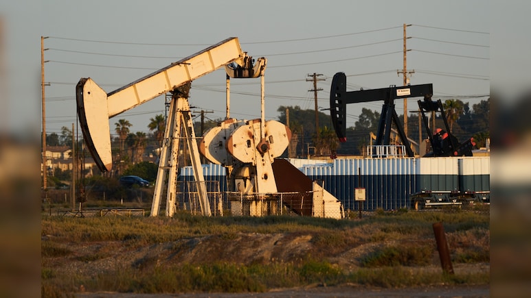 Crude Check: Brent, WTI Options On Longest Bullish Run Since 2024 as Iran Risk Looms