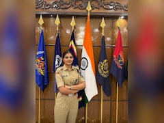 ग्लैमर की दुनिया छोड़ चुनी 'खाकी': बॉलीवुड एक्ट्रेस से कम नहीं है इस IPS की खूबसूरती