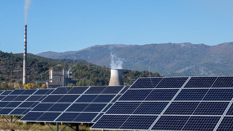 India's Utility-Scale Solar Capacity Jumps 55% To 28.6 GW In 2025