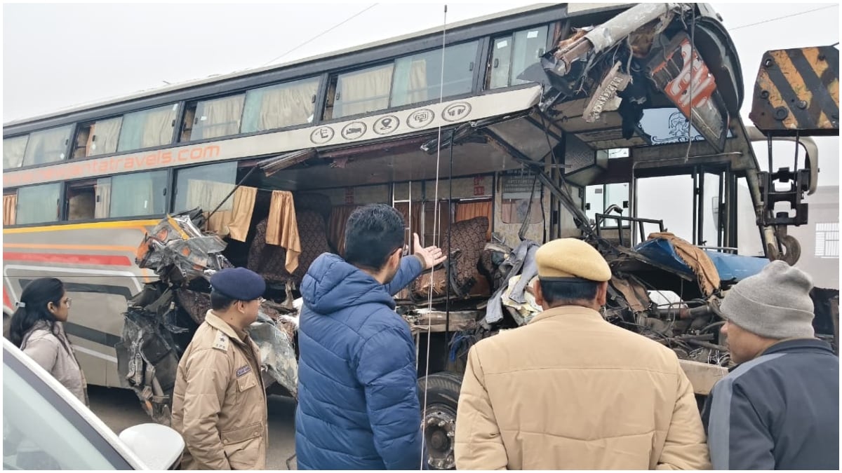 Rajasthan Road Accident News: आगरा-जयपुर हाईवे पर दर्दनाक सड़क हादसा, खाटूश्यामजी के दर्शन करने जा रहे परिवार की बस ट्रेलर में घुसी; 4 की मौत