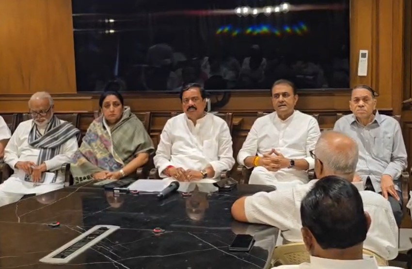 LIVE: सुनेत्रा पवार सर्वसम्मति से NCP विधायक दल की नेता चुनी गईं, 5 बजे लेंगी उपमुख्&zwj;यमंत्री पद की शपथ