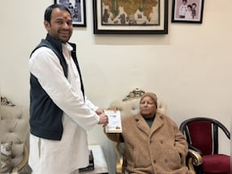 Lalu Yadav At Son Tej Pratap's Home. Unity Message From RJD First Family?