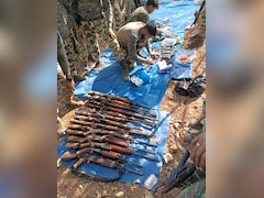 ओडिशा के जंगल में नक्सल कैंप का भंडाफोड़, बड़े पैमाने पर हथियार बरामद