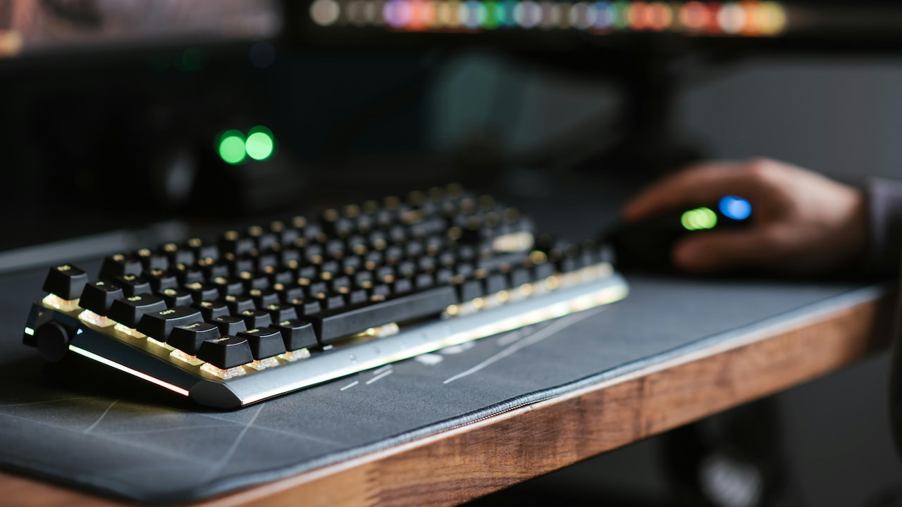 Ergonomic Keyboards And Mice: What To Look For To Prevent Wrist Strain