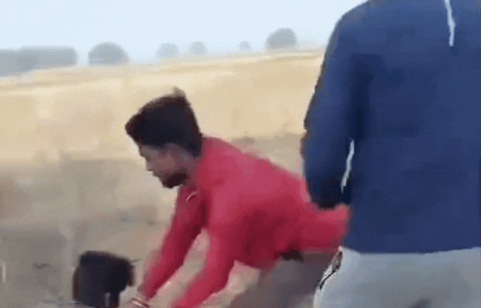 रीवा में फिर सामने आया गुंडाराज! दबंगों ने पहले युवक को जमकर पीटा; फिर वीडियो कर दिया वायरल