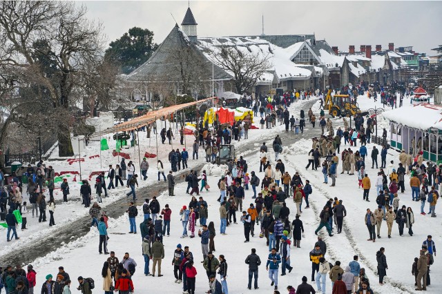 Weather News: दिल्ली NCR में कंपाने वाली ठंड संग कोहरा भी लौटेगा, हिमालय में फिर उठेगा बवंडर, क्या 26 जनवरी को बारिश होगी?