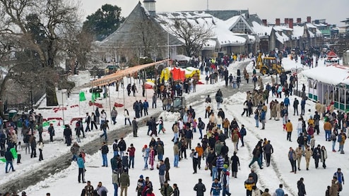 Weather News: दिल्ली NCR तो आज शीत लहर से कांप गया, हिमालय में फिर उठेगा बवंडर, क्या 26 जनवरी को बेमौसम बारिश होगी?