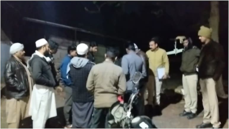 Shivpuri News: रात के अंधेरे में नवजात की लाश को नोच रहे थे कुत्ते़, कौन है वो मां जिसने मार दी ममता?